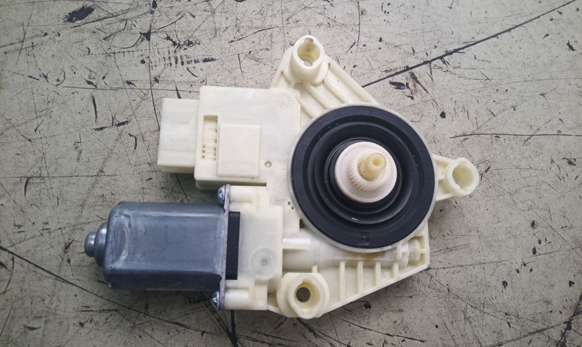 MOTOR ELEVALUNAS DELANTERO DERECHO Seat Toledo (KG3)