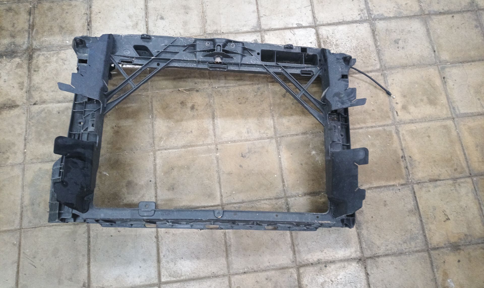 SOPORTE RADIADOR