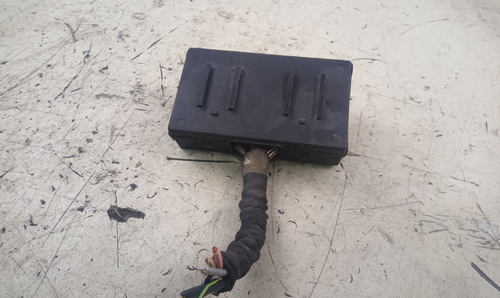 CAJA RELES / FUSIBLES Peugeot 407 SW