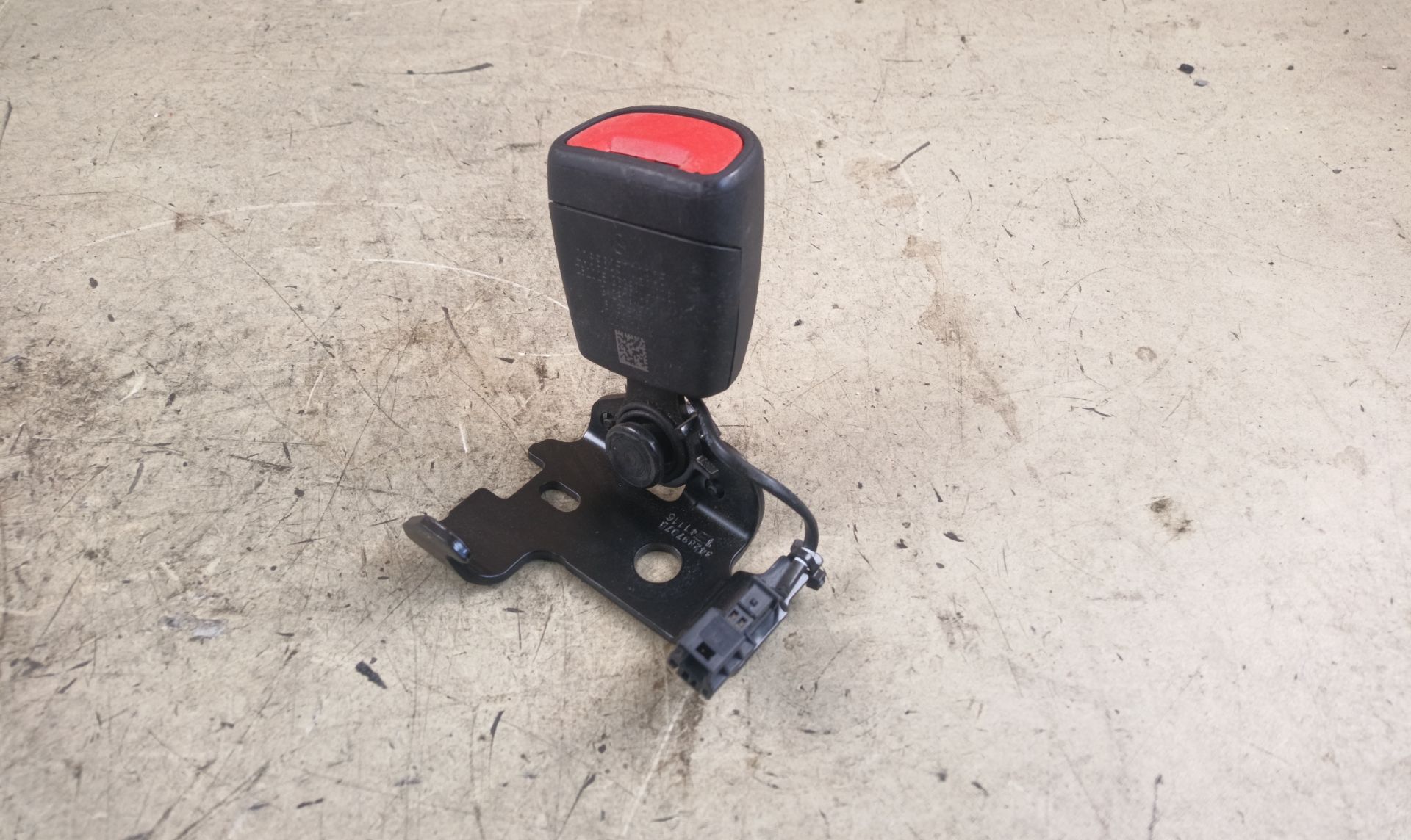 ENGANCHE CINTURON TRASERO IZQUIERDO Mercedes-Benz E Familiar (BM 214)