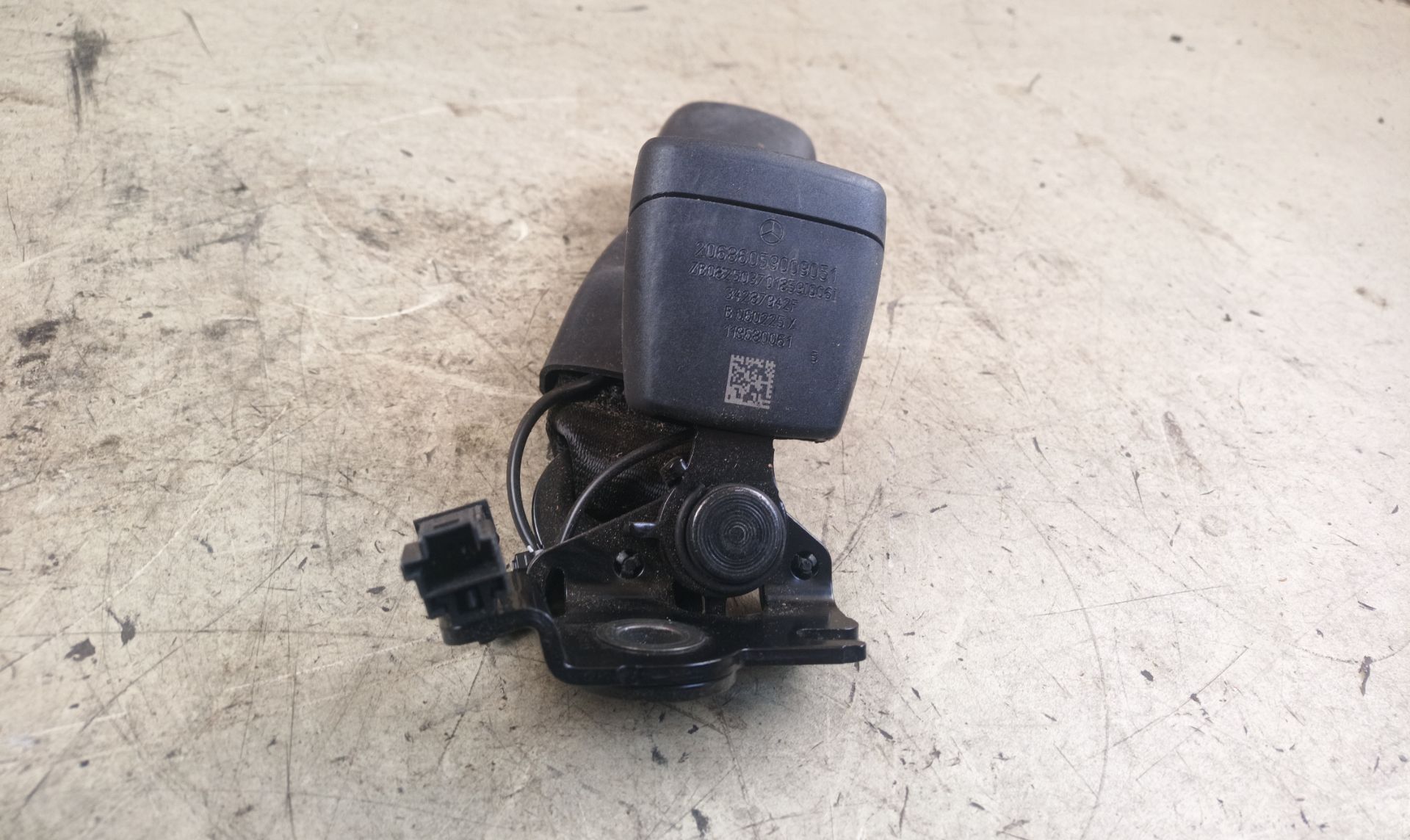 ENGANCHE CINTURON TRASERO CENTRAL Mercedes-Benz E Familiar (BM 214)
