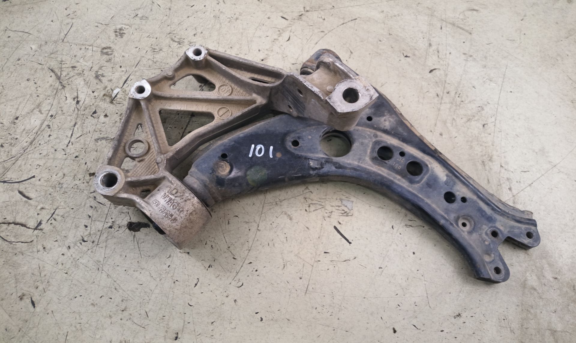 BRAZO SUSPENSION DELANTERO DERECHO Volkswagen Polo IV (9N1)