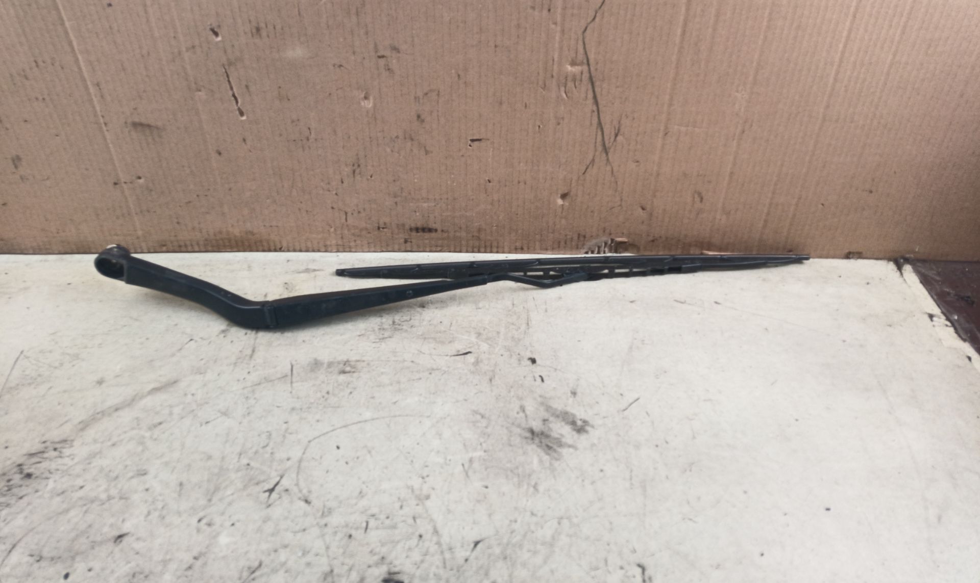 BRAZO LIMPIA DELANTERO IZQUIERDO Opel Insignia Berlina