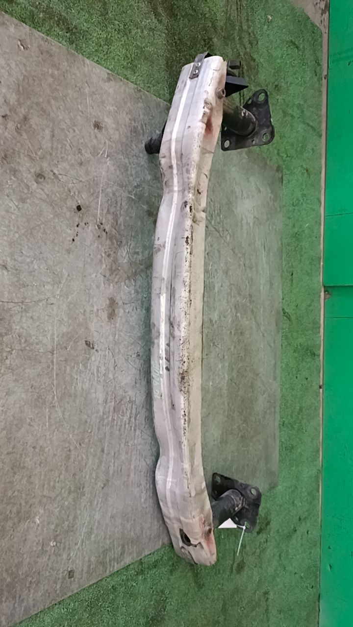 REFUERZO PARAGOLPES DELANTERO