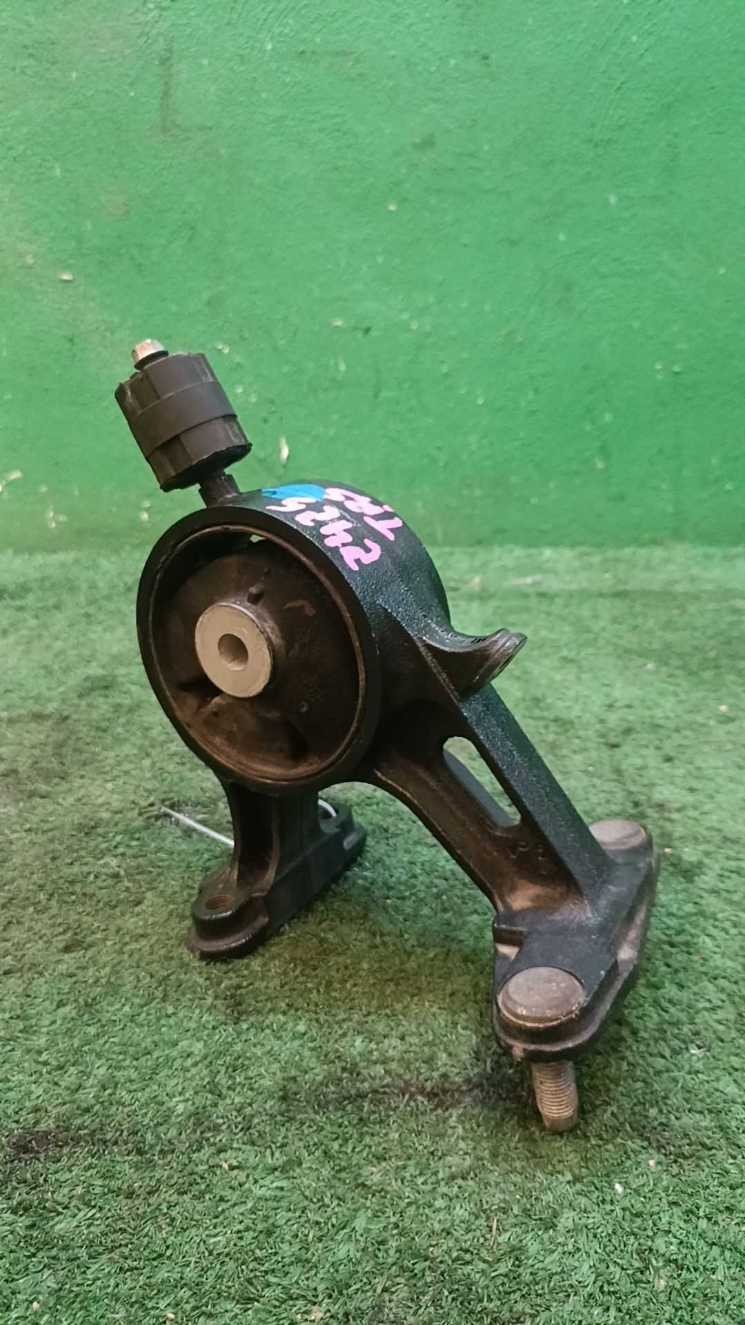 SOPORTE MOTOR TRASERO