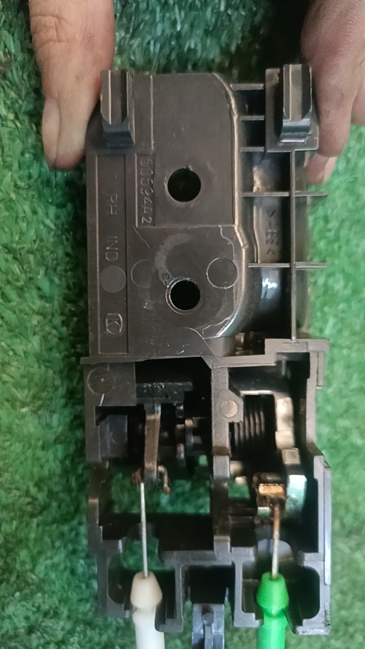 CERRADURA PUERTA TRASERA DERECHA