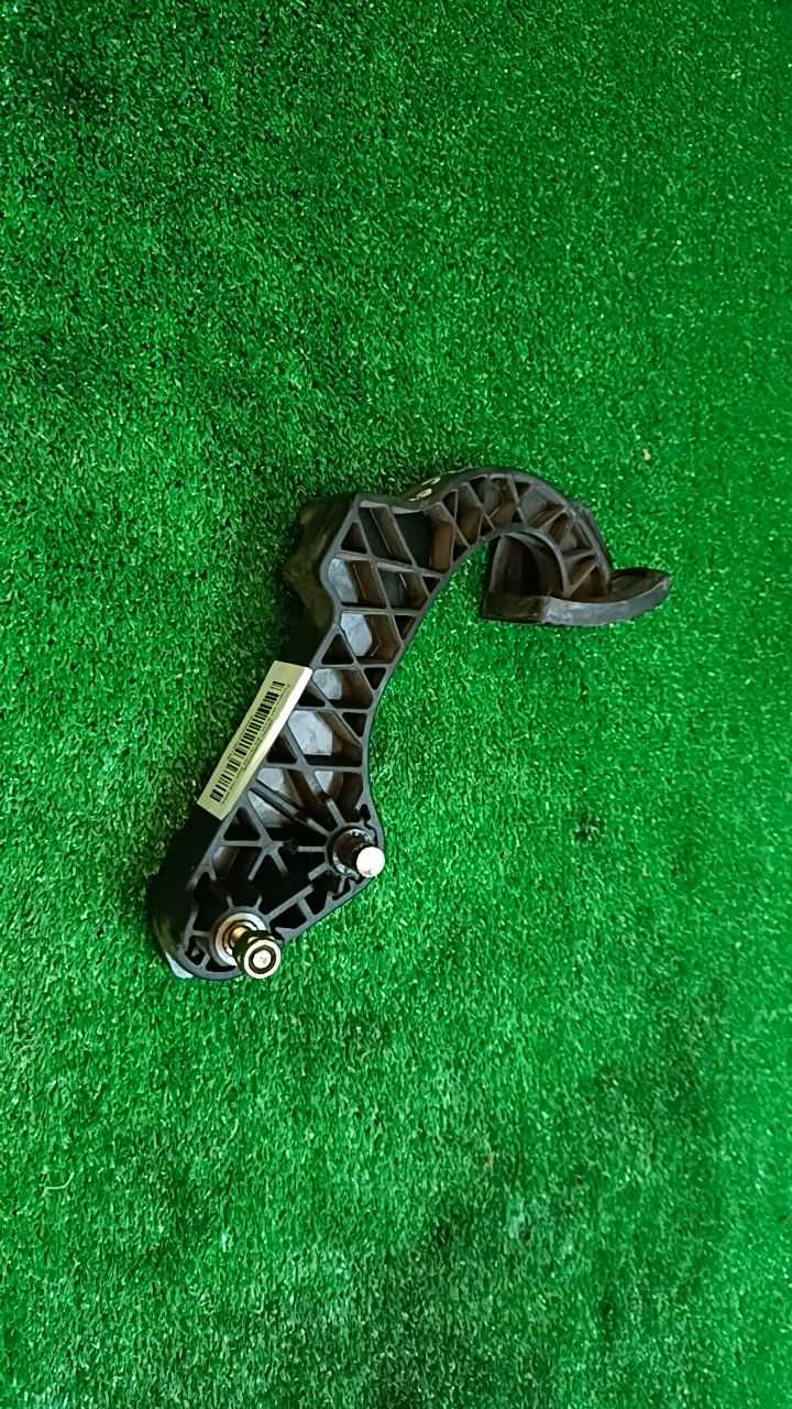 PEDAL EMBRAGUE
