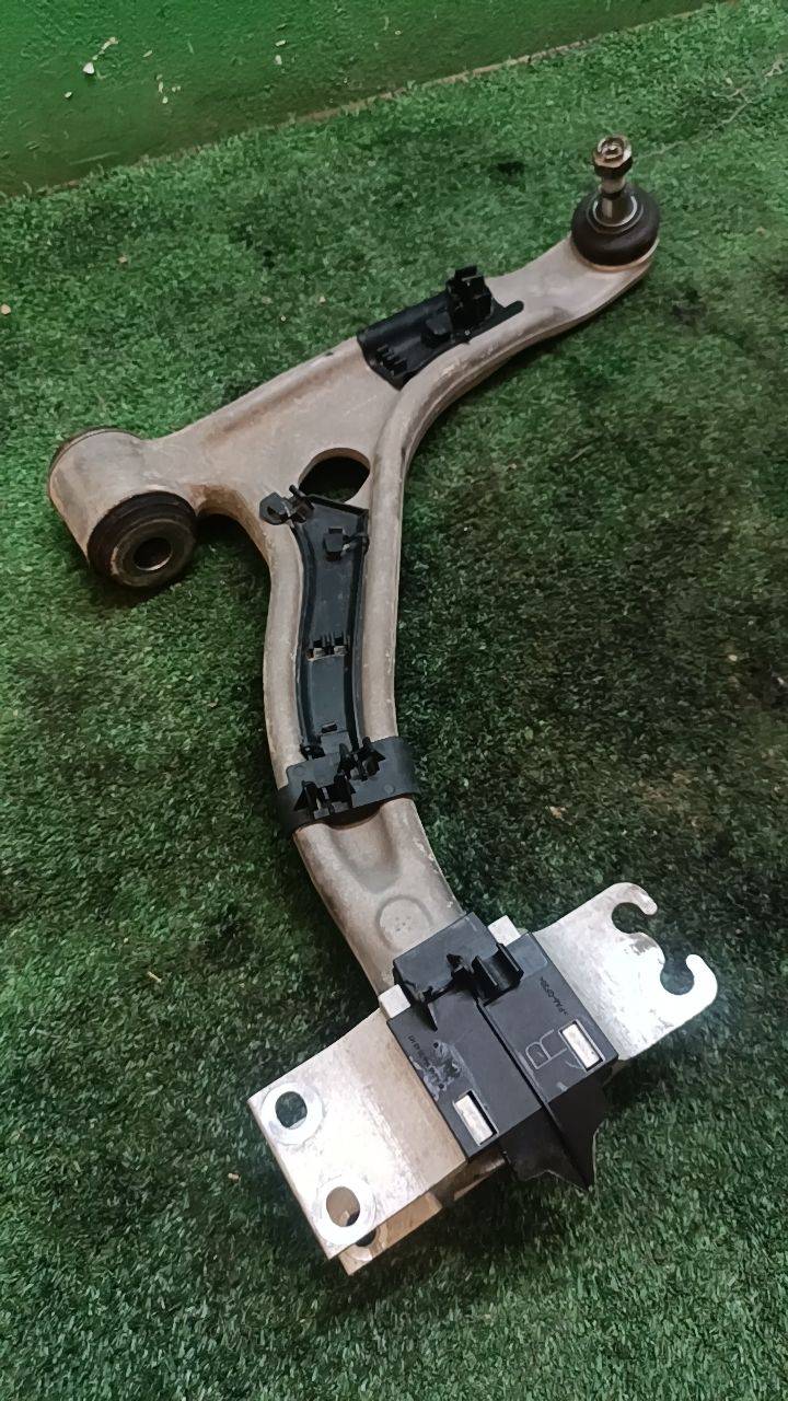 BRAZO SUSPENSION DELANTERO DERECHO