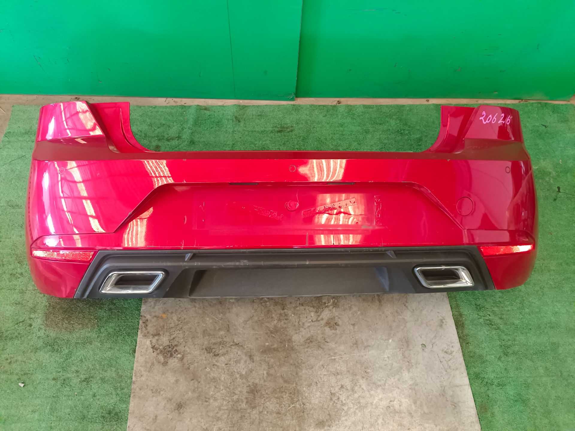 PARAGOLPES TRASERO