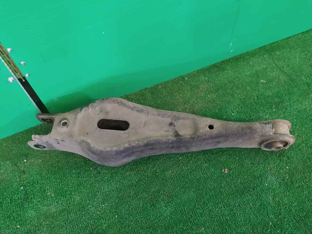 BRAZO SUSPENSION INFERIOR TRASERO IZQUIERDO