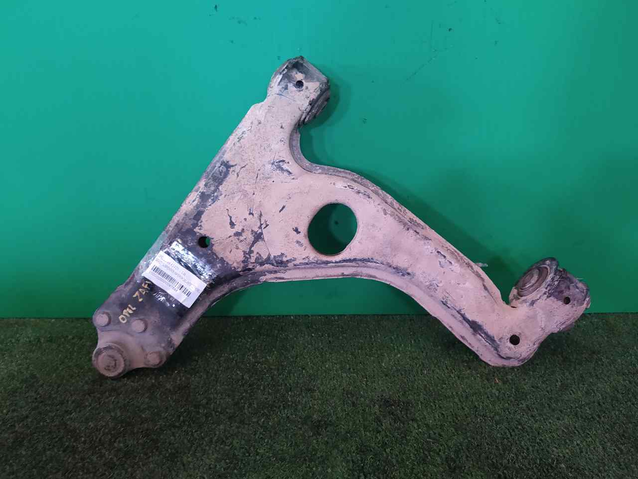 BRAZO SUSPENSION INFERIOR DELANTERO DERECHO