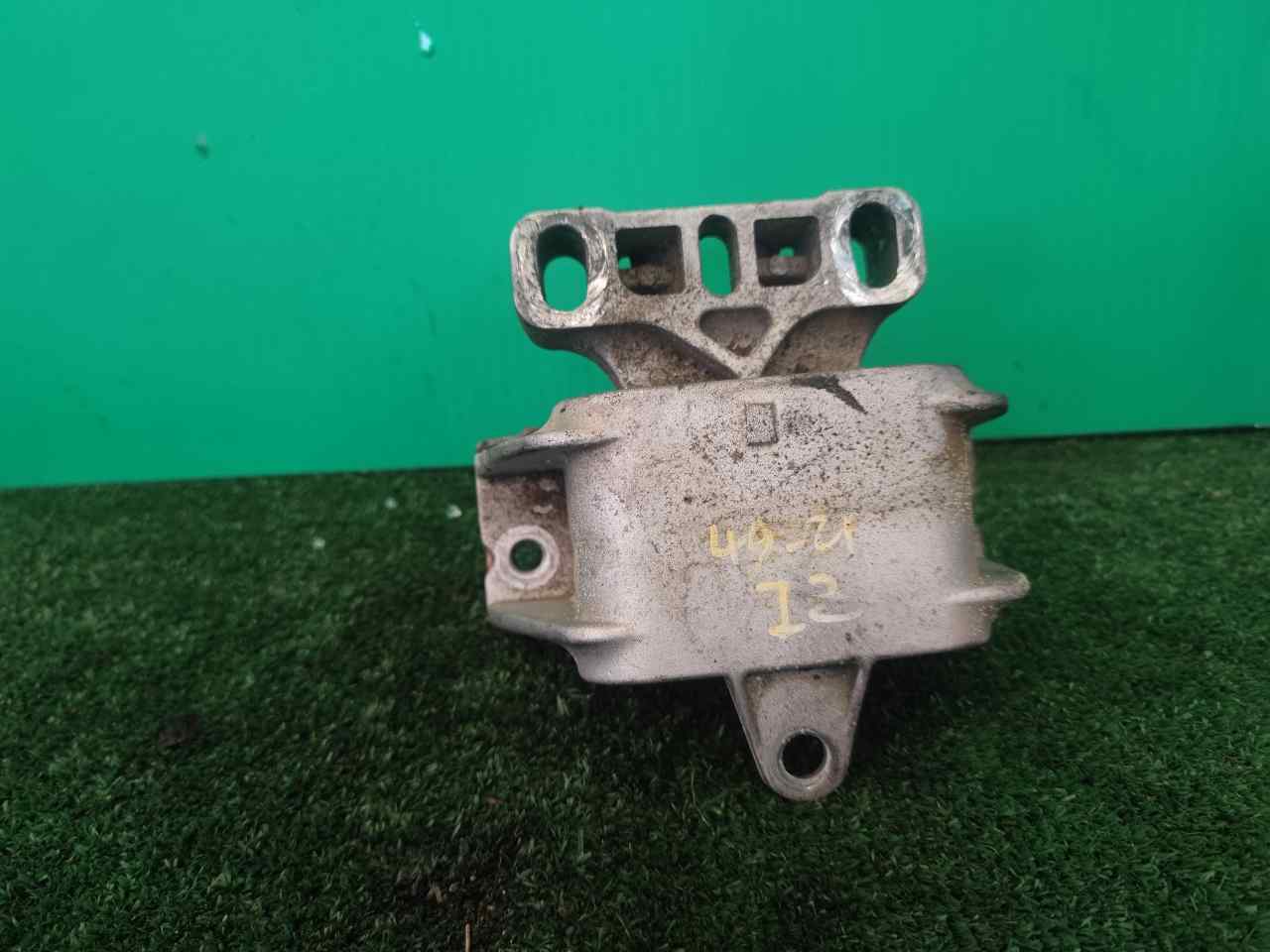 SOPORTE MOTOR IZQUIERDO