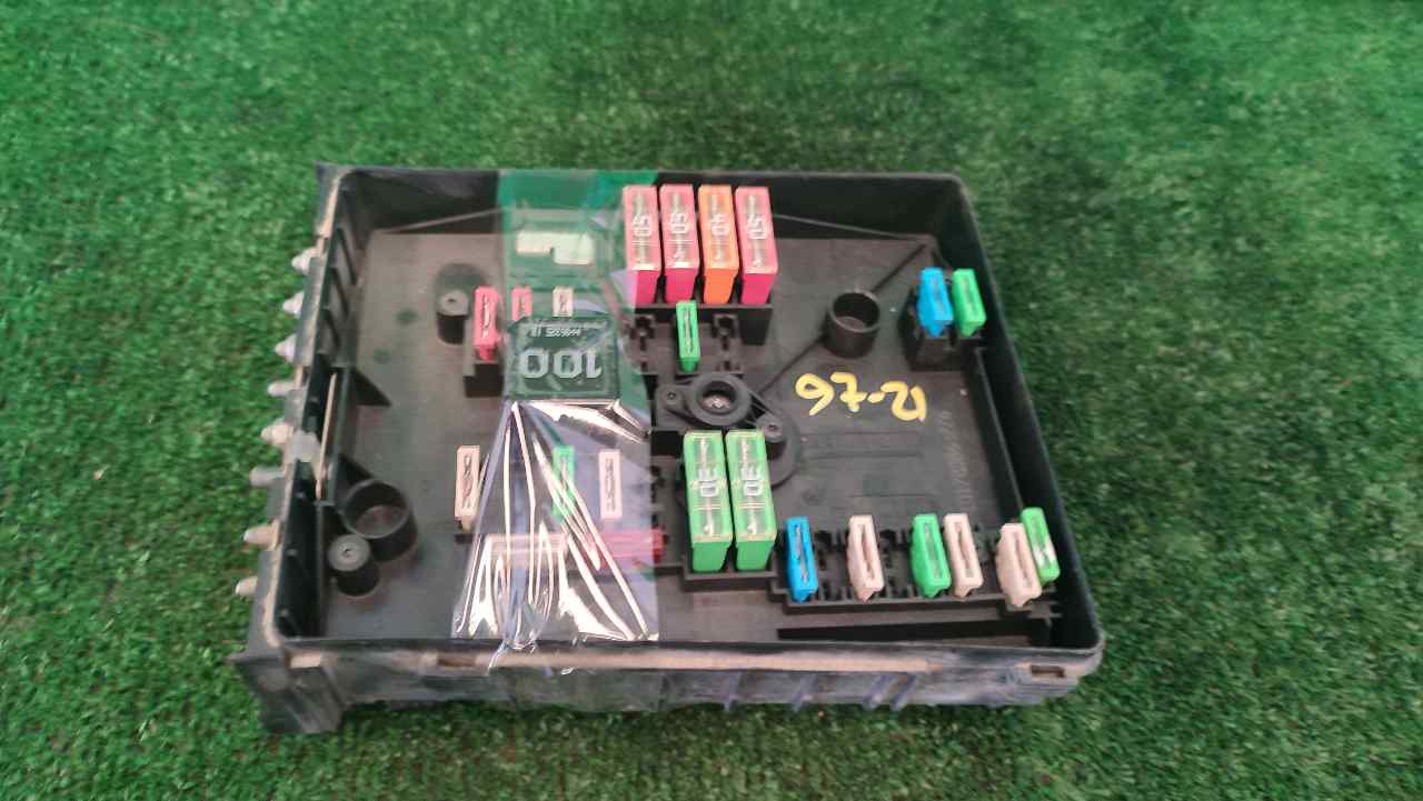 Tienda CAJA RELES / FUSIBLES