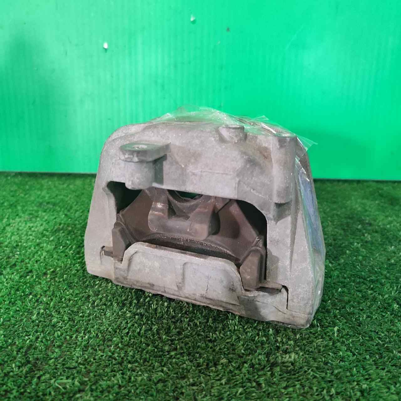 SOPORTE MOTOR DERECHO