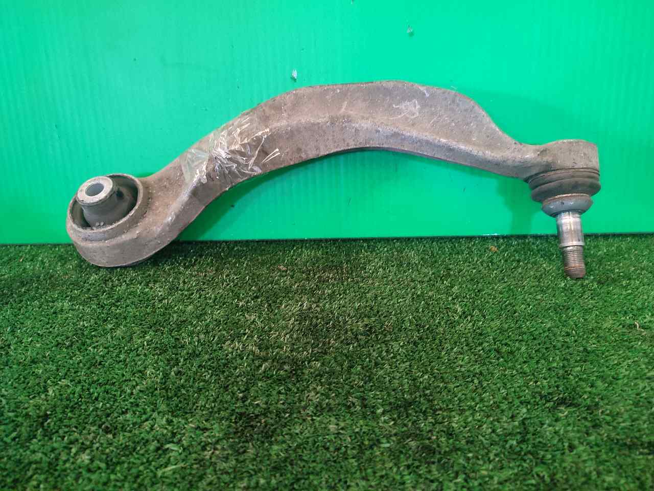 BRAZO SUSPENSION INFERIOR DELANTERO DERECHO