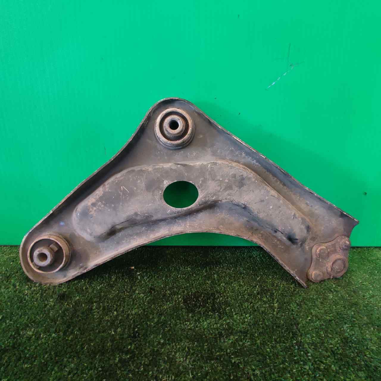 BRAZO SUSPENSION INFERIOR DELANTERO IZQUIERDO