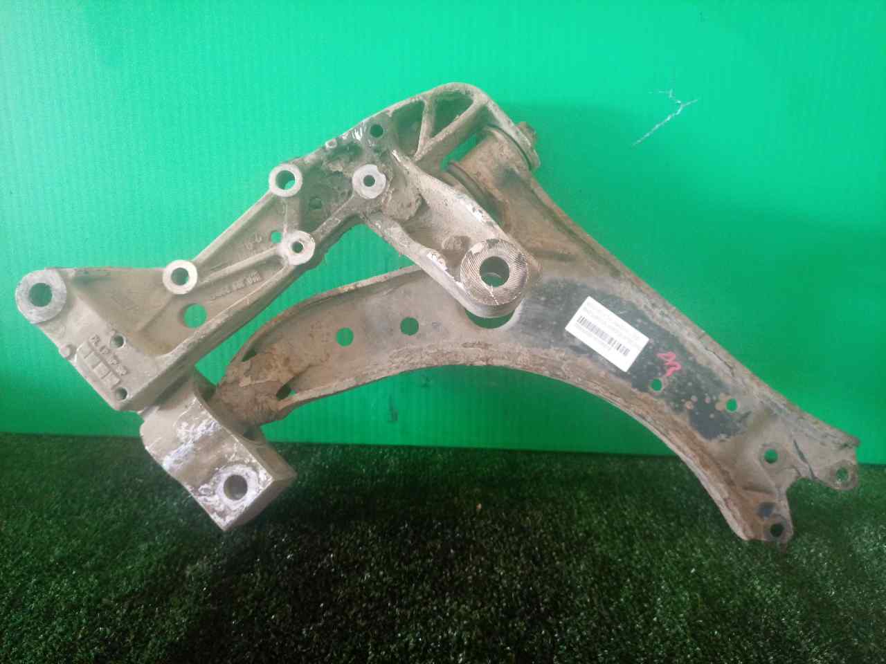 BRAZO SUSPENSION INFERIOR DELANTERO DERECHO