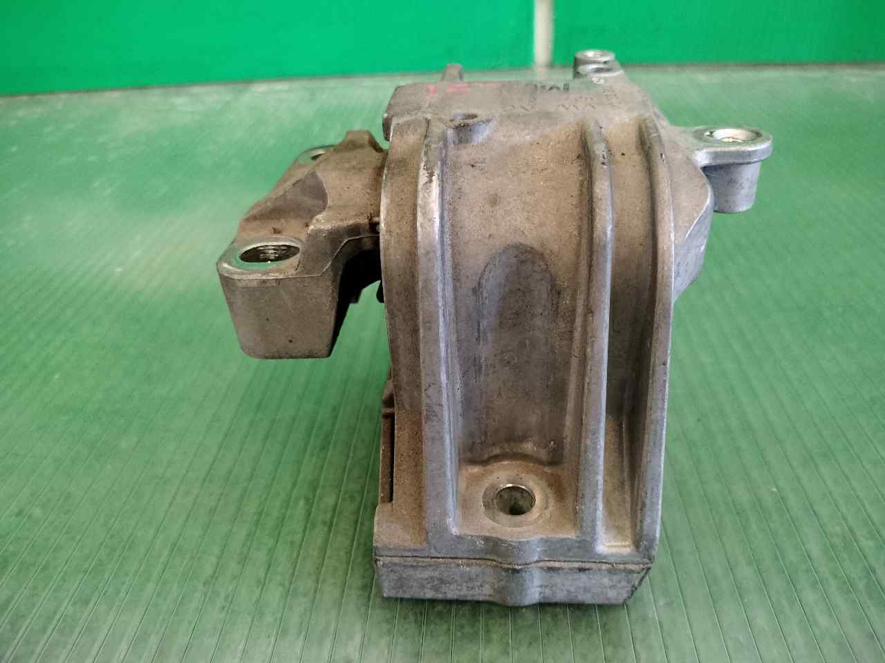 SOPORTE MOTOR DERECHO