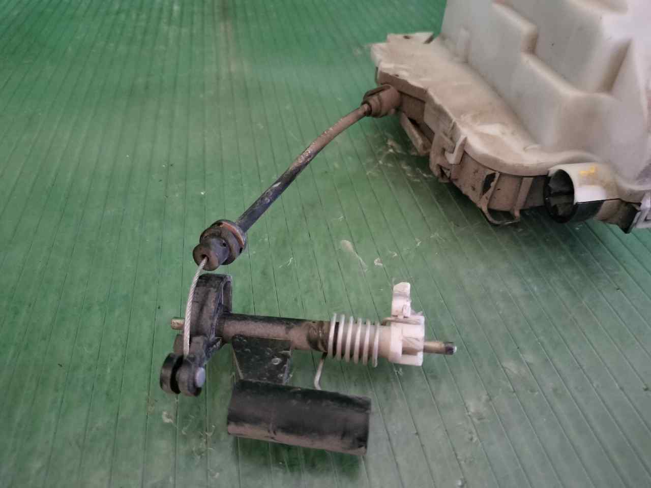 CERRADURA PUERTA DELANTERA IZQUIERDA