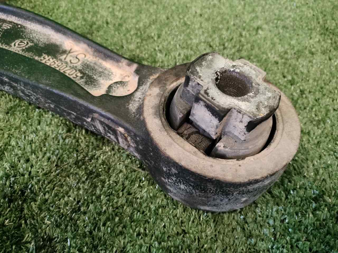 BRAZO SUSPENSION INFERIOR DELANTERO IZQUIERDO
