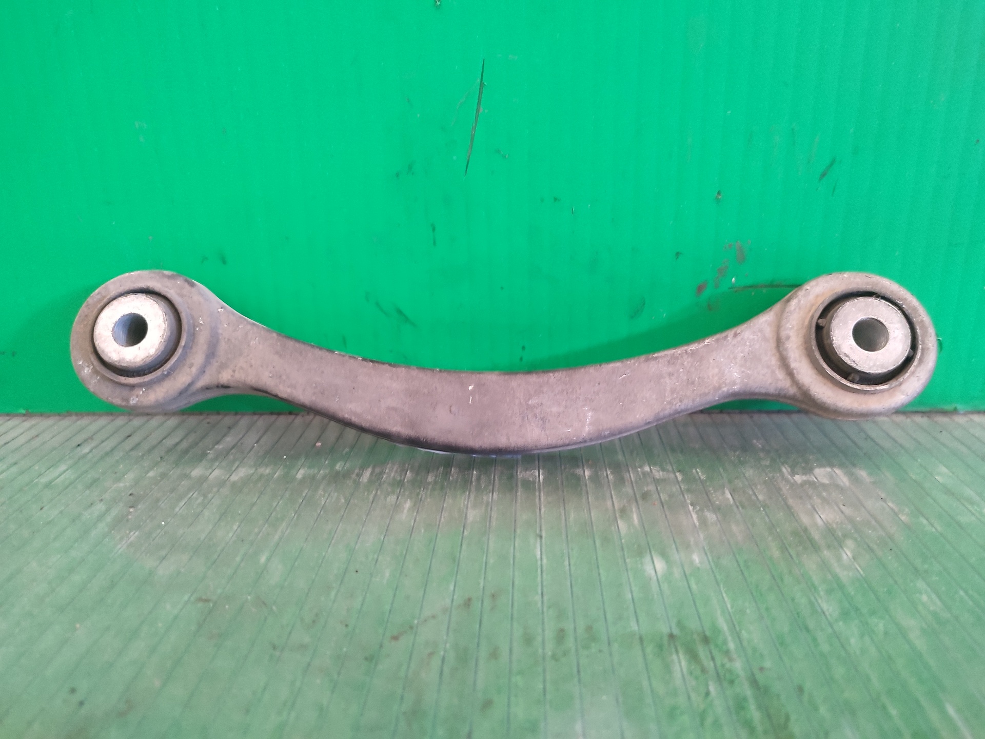 BRAZO SUSPENSION INFERIOR TRASERO DERECHO