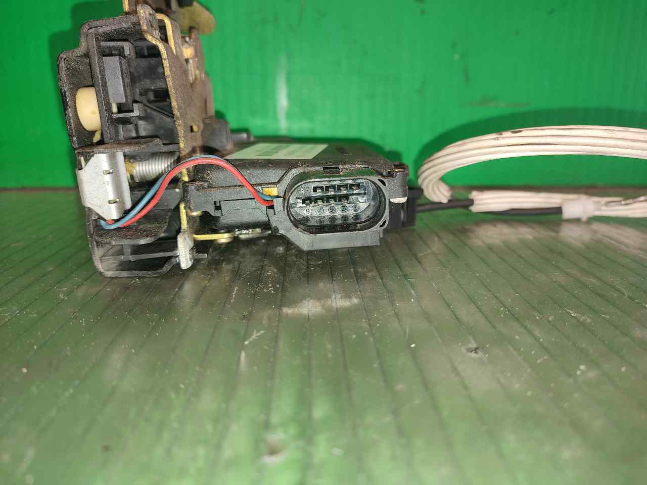CERRADURA PUERTA DELANTERA DERECHA