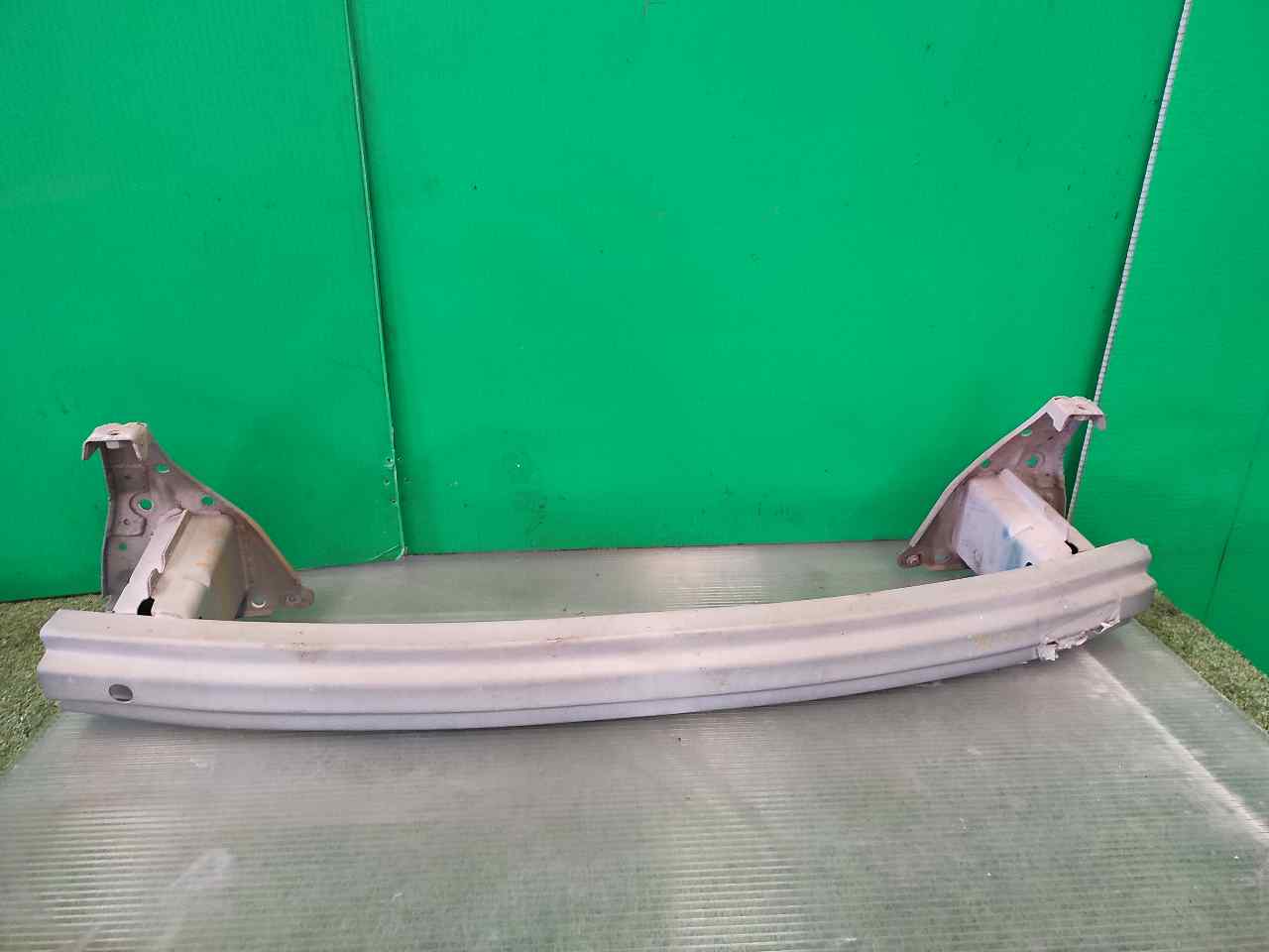 REFUERZO PARAGOLPES DELANTERO