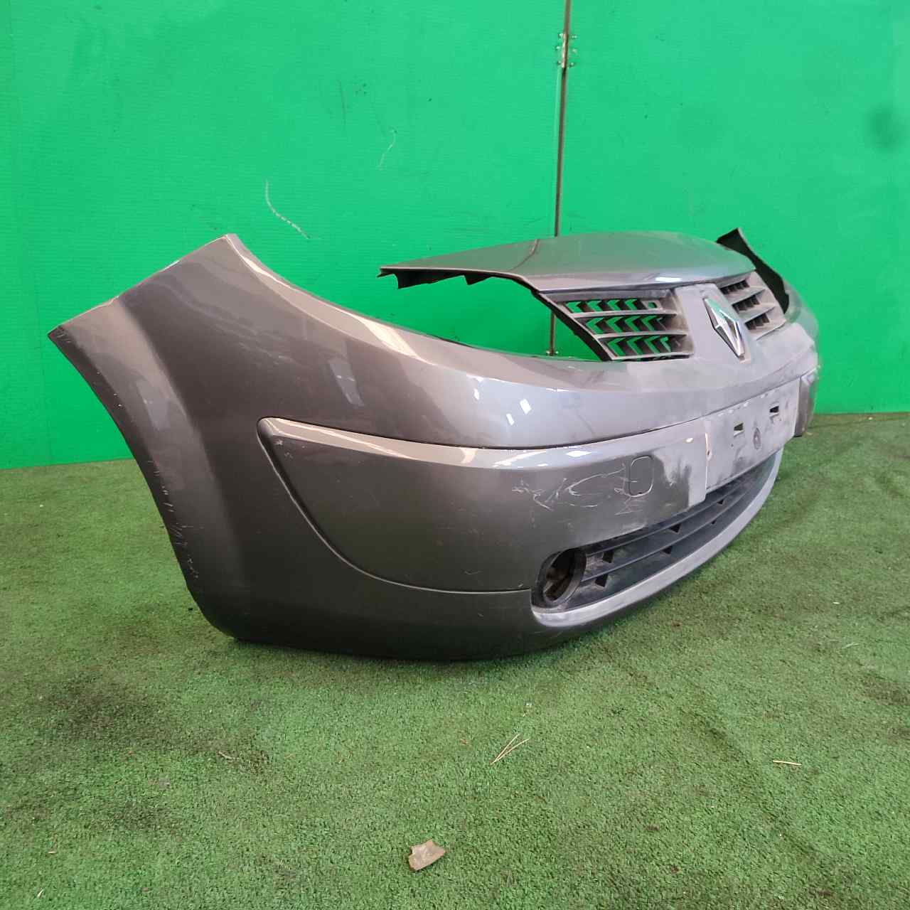 PARAGOLPES DELANTERO