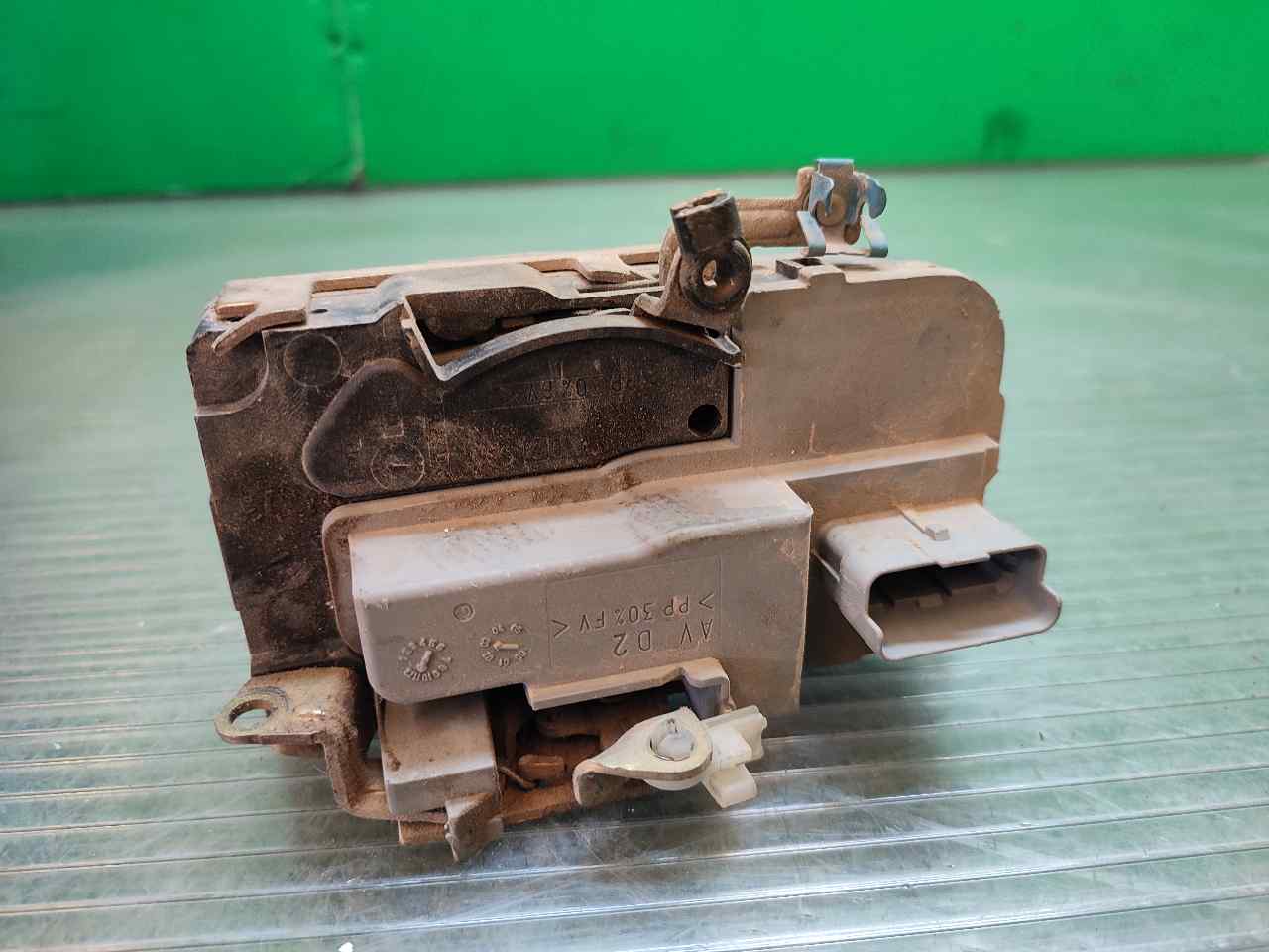 CERRADURA PUERTA DELANTERA DERECHA