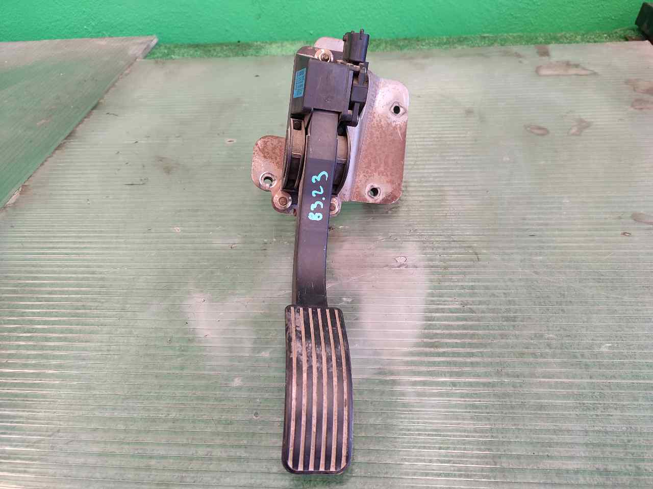 PEDAL ACELERADOR
