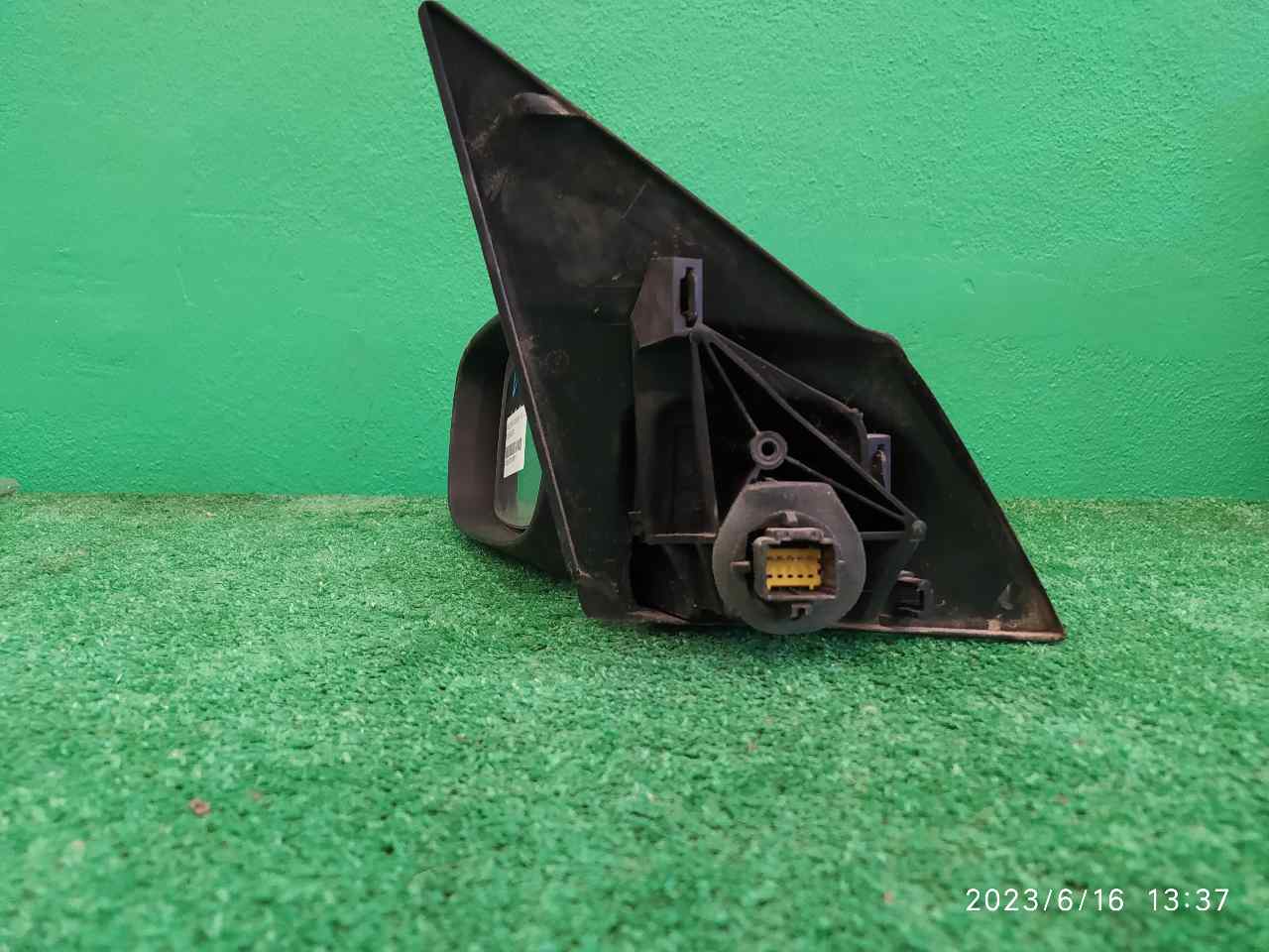 RETROVISOR IZQUIERDO