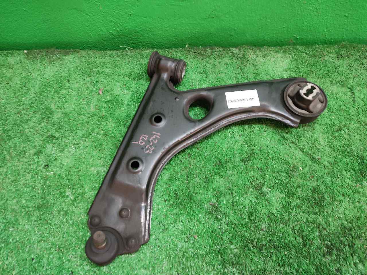 BRAZO SUSPENSION INFERIOR DELANTERO IZQUIERDO