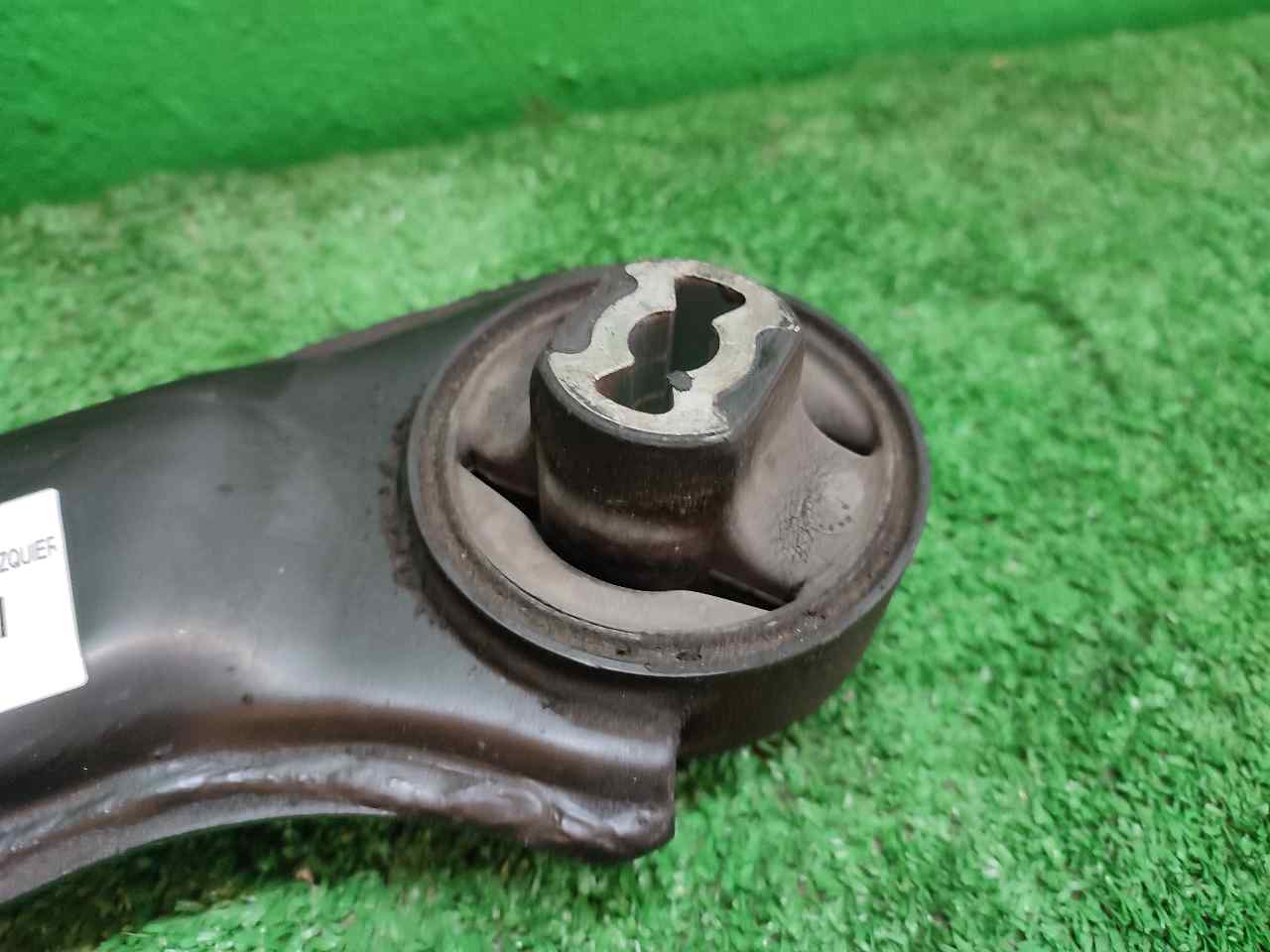 BRAZO SUSPENSION INFERIOR DELANTERO IZQUIERDO