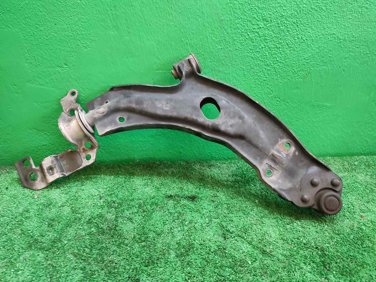 BRAZO SUSPENSION INFERIOR DELANTERO IZQUIERDO