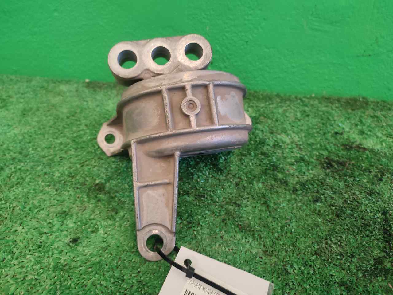 SOPORTE MOTOR DERECHO