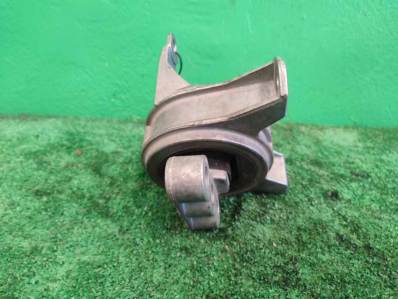 SOPORTE MOTOR DERECHO