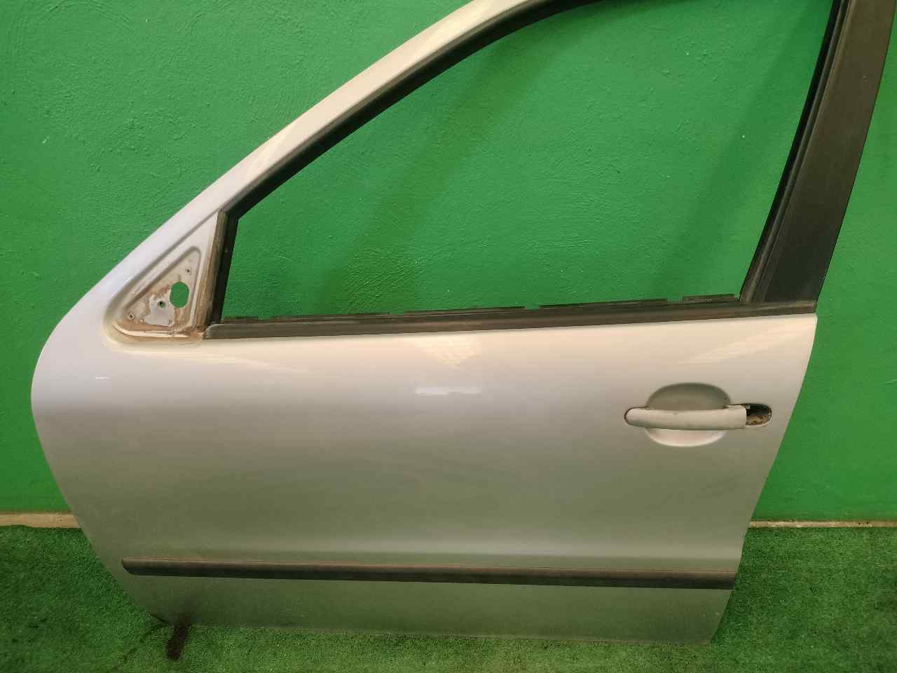 PUERTA DELANTERA IZQUIERDA