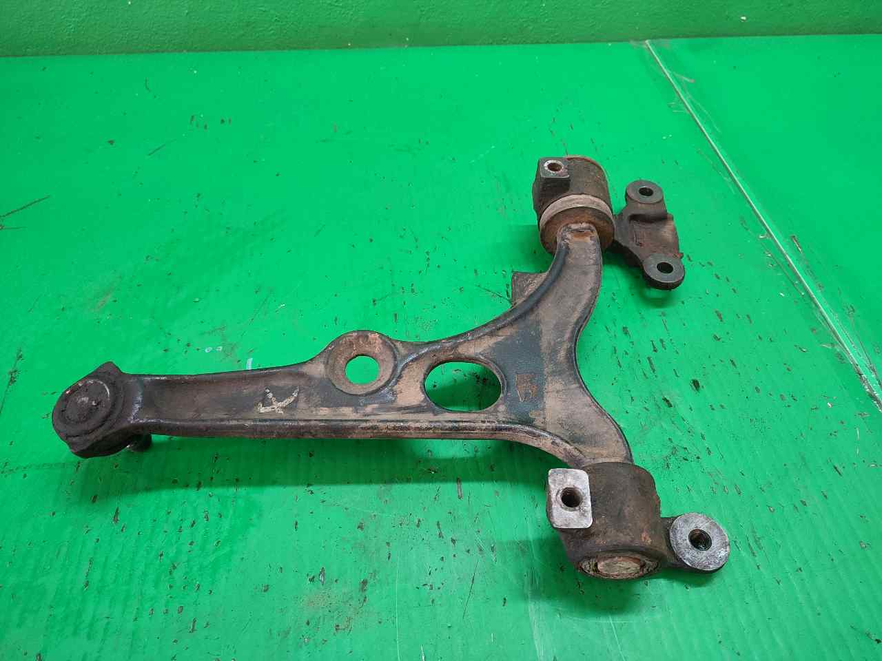 BRAZO SUSPENSION INFERIOR DELANTERO IZQUIERDO