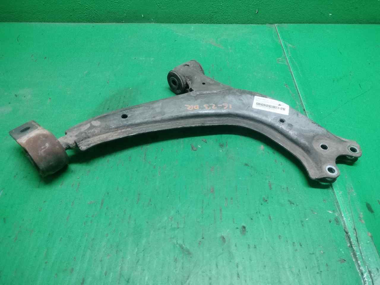 BRAZO SUSPENSION INFERIOR DELANTERO DERECHO