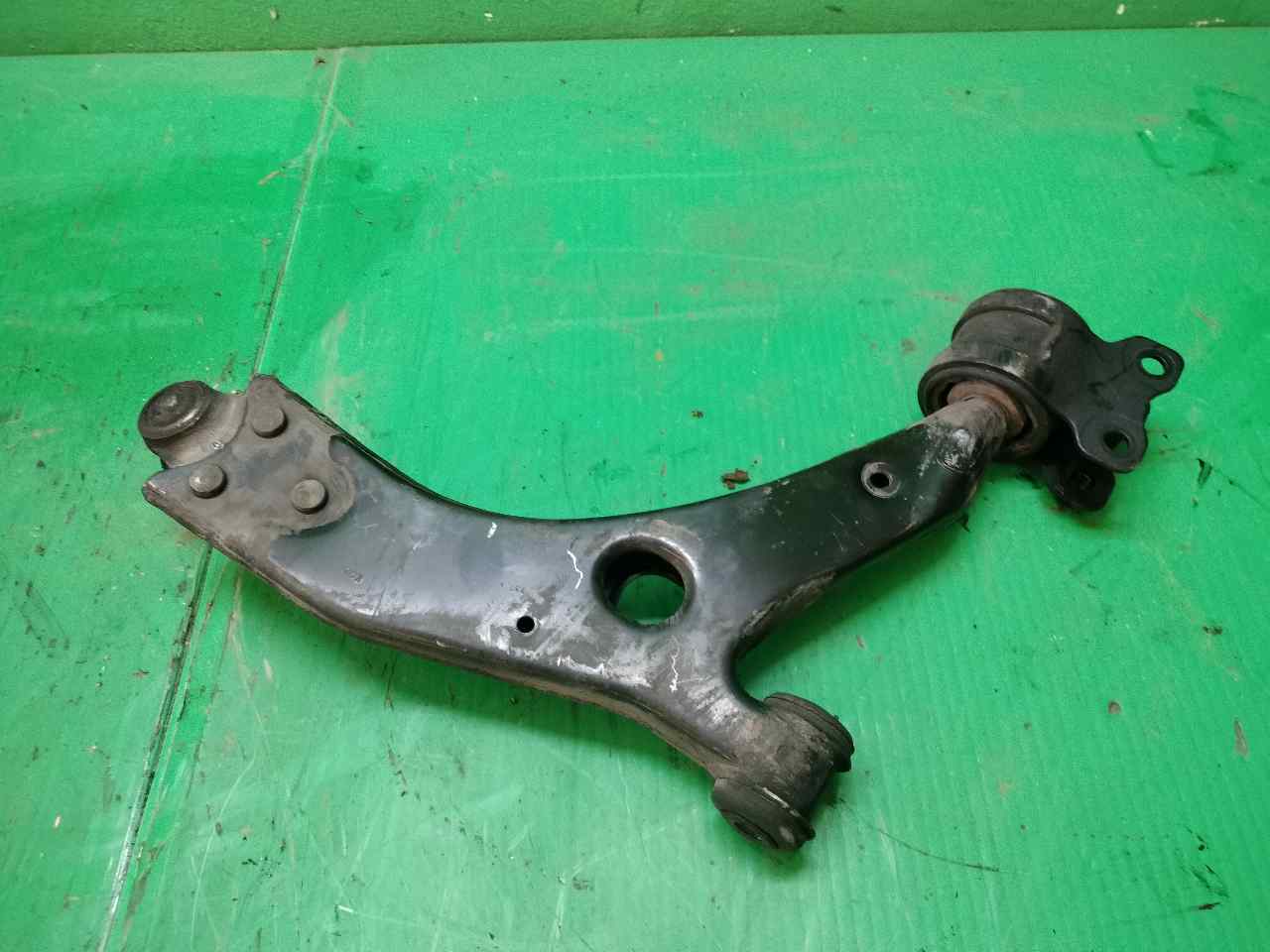 BRAZO SUSPENSION INFERIOR DELANTERO IZQUIERDO