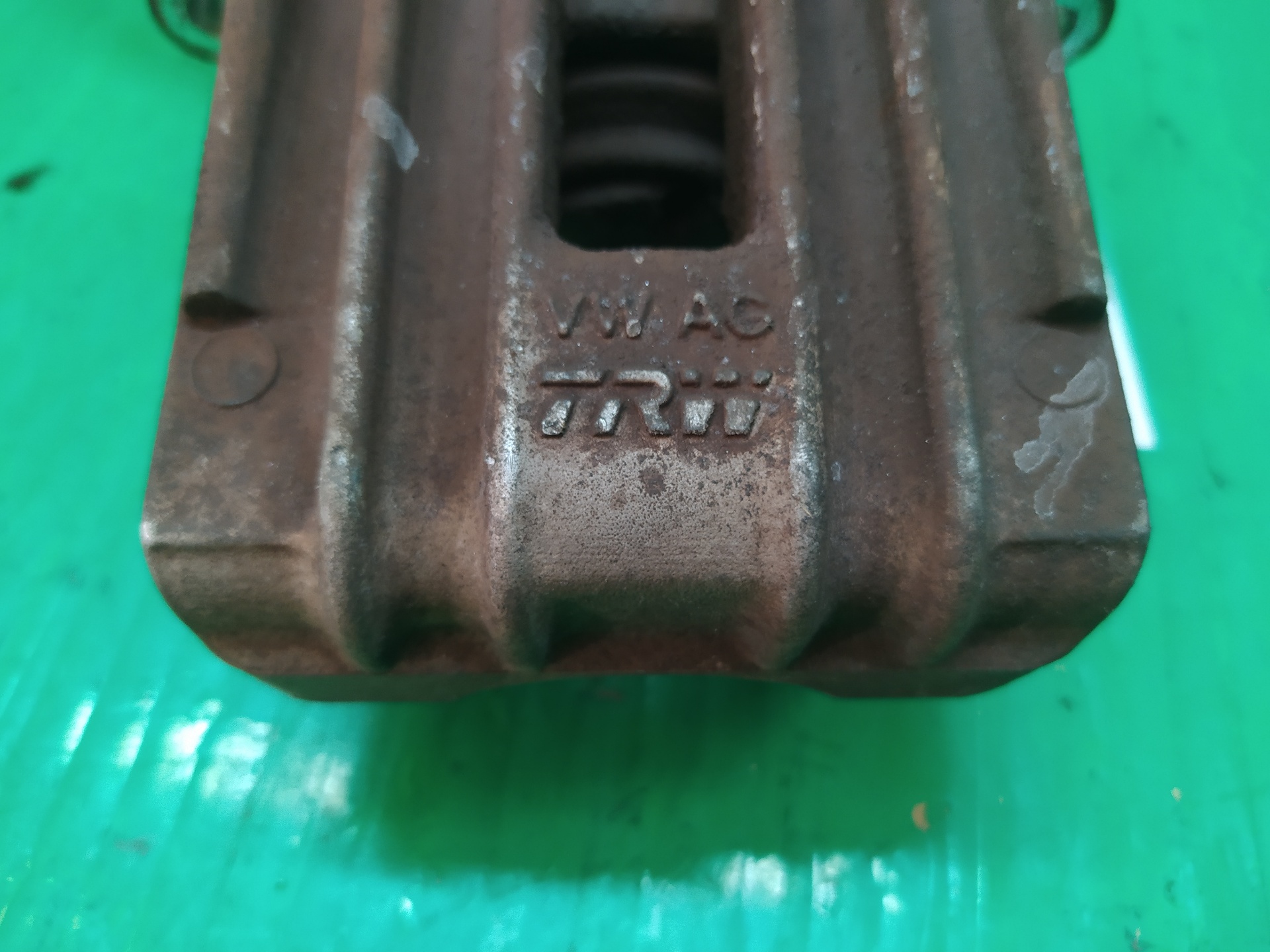 PINZA DE FRENO TRASERA DERECHA