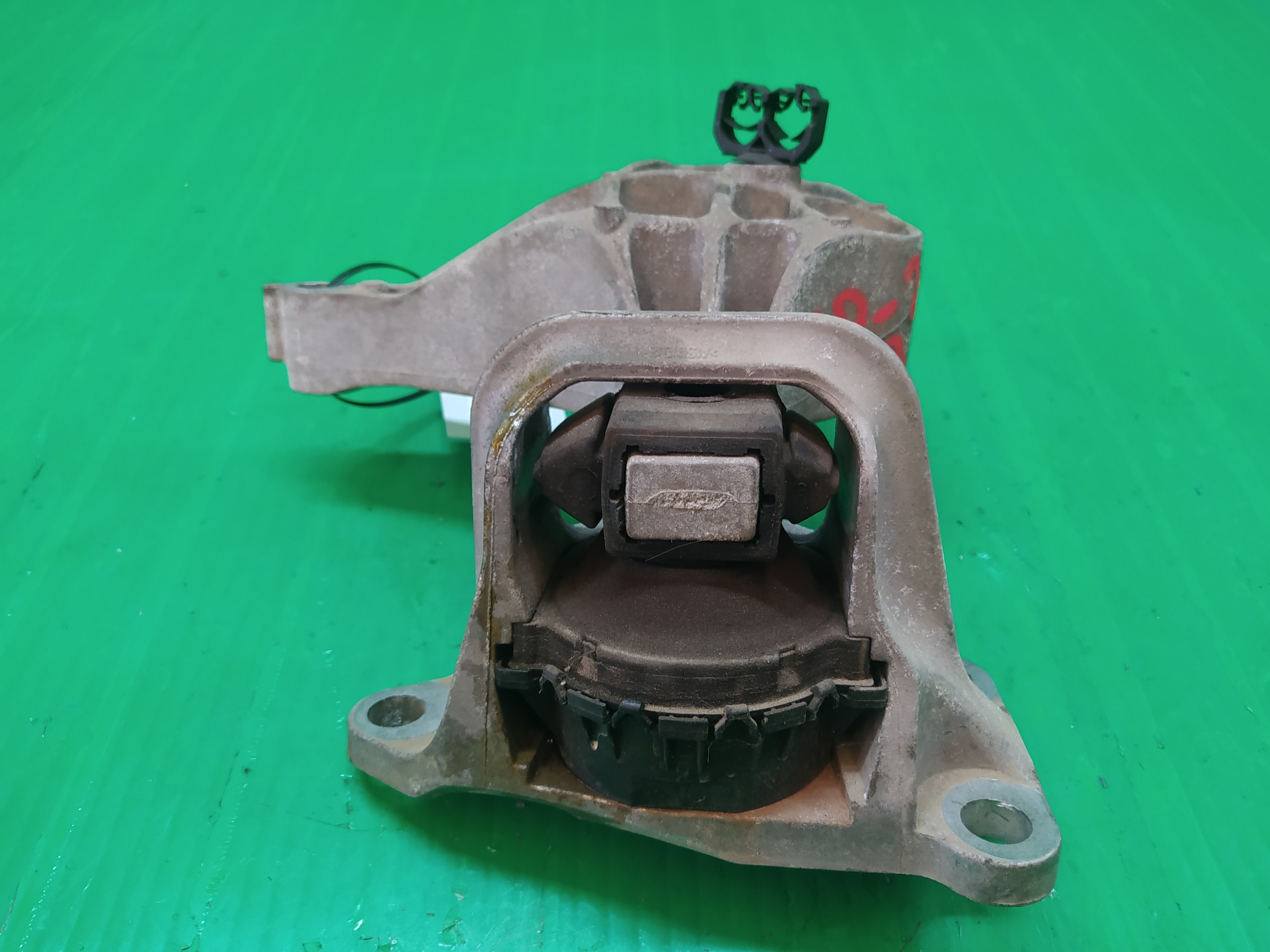 SOPORTE MOTOR DERECHO