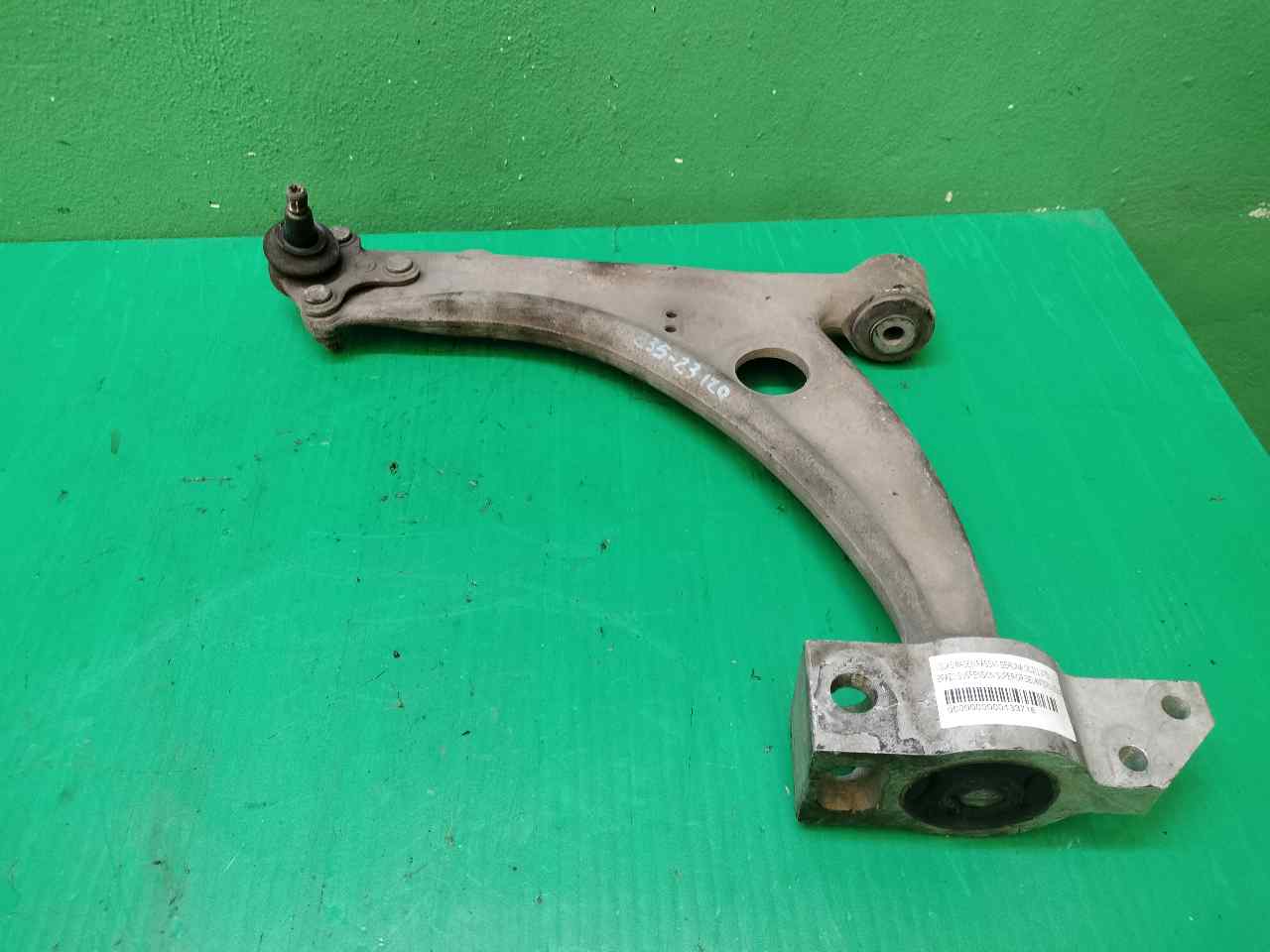 BRAZO SUSPENSION SUPERIOR DELANTERO IZQUIERDO