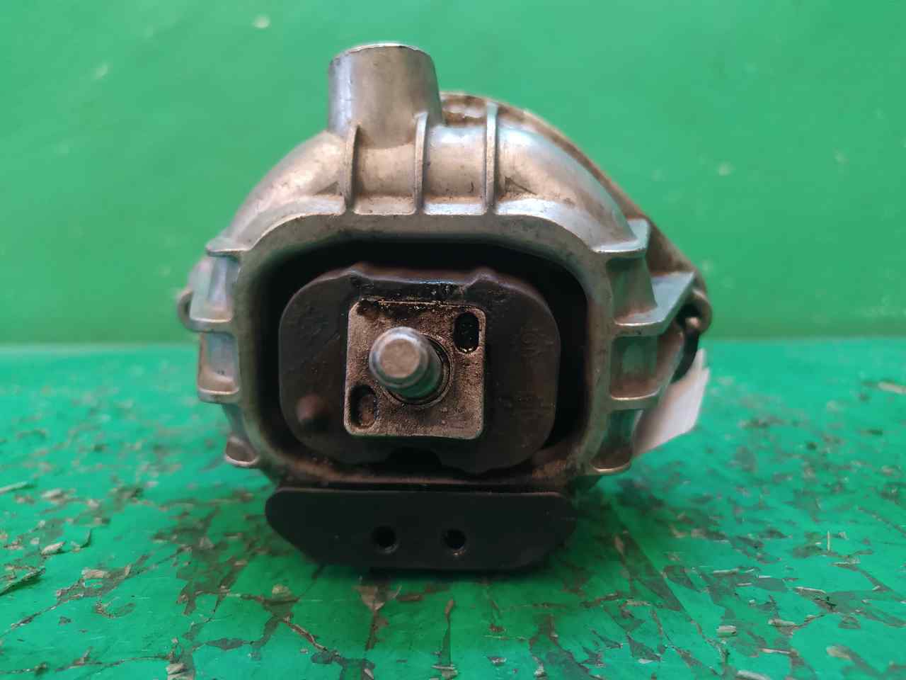SOPORTE MOTOR IZQUIERDO