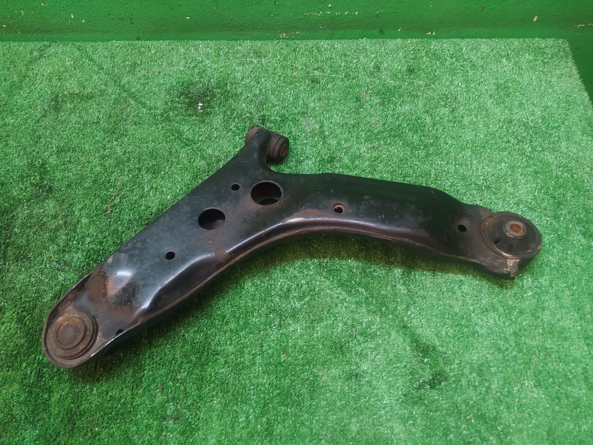 BRAZO SUSPENSION DELANTERO DERECHO