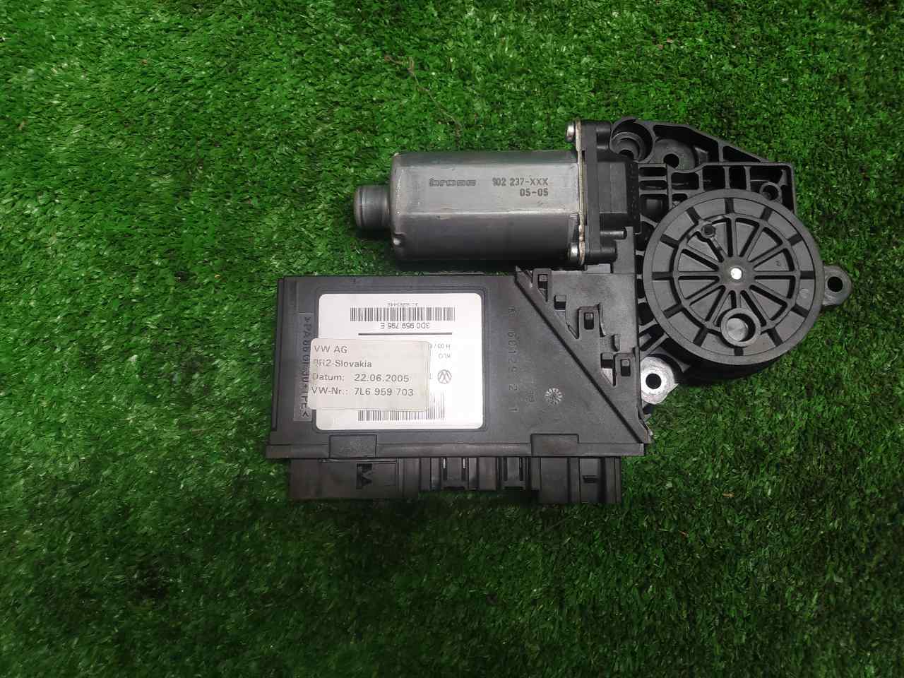 MOTOR ELEVALUNAS DELANTERO DERECHO