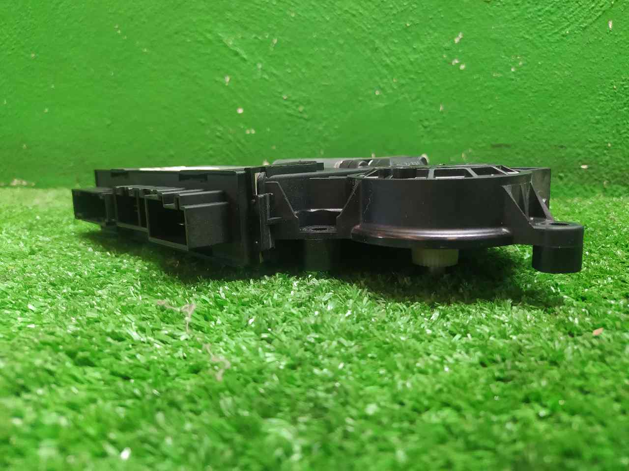 MOTOR ELEVALUNAS DELANTERO DERECHO