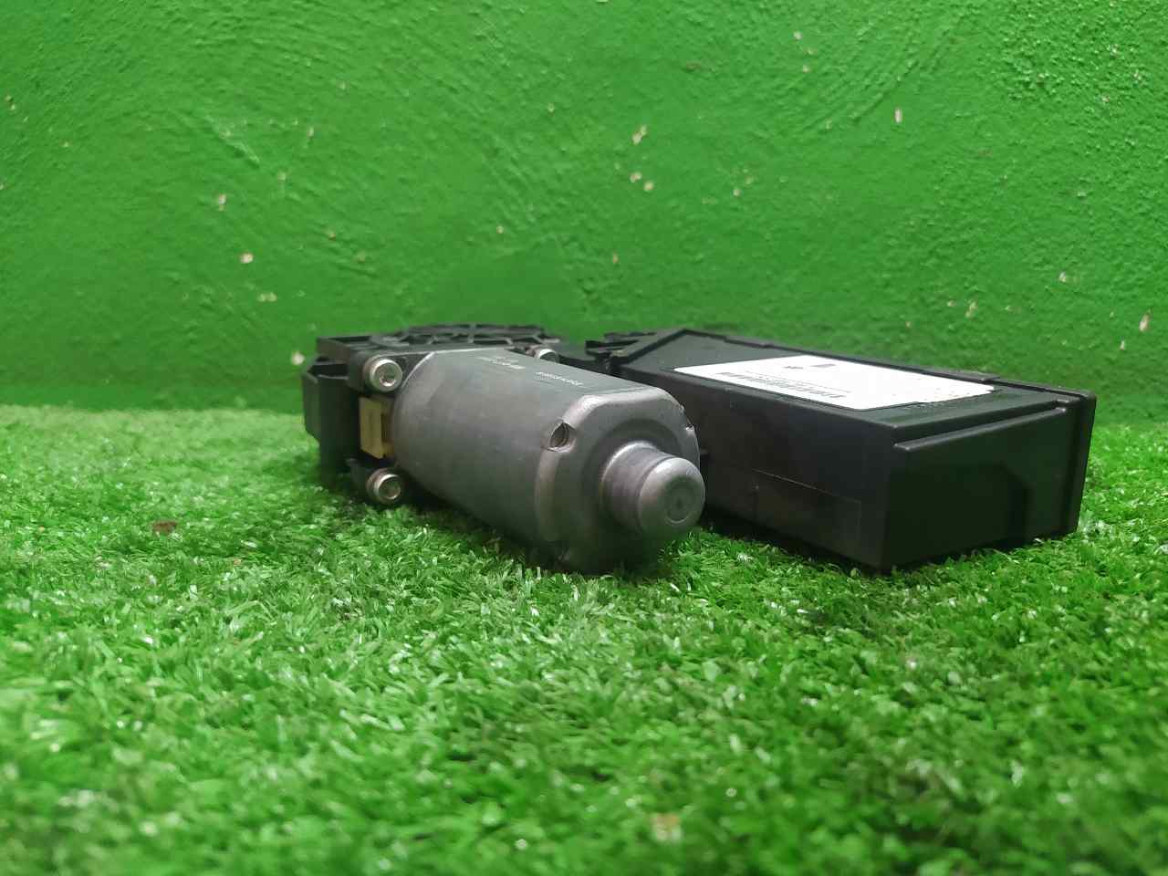 MOTOR ELEVALUNAS DELANTERO DERECHO