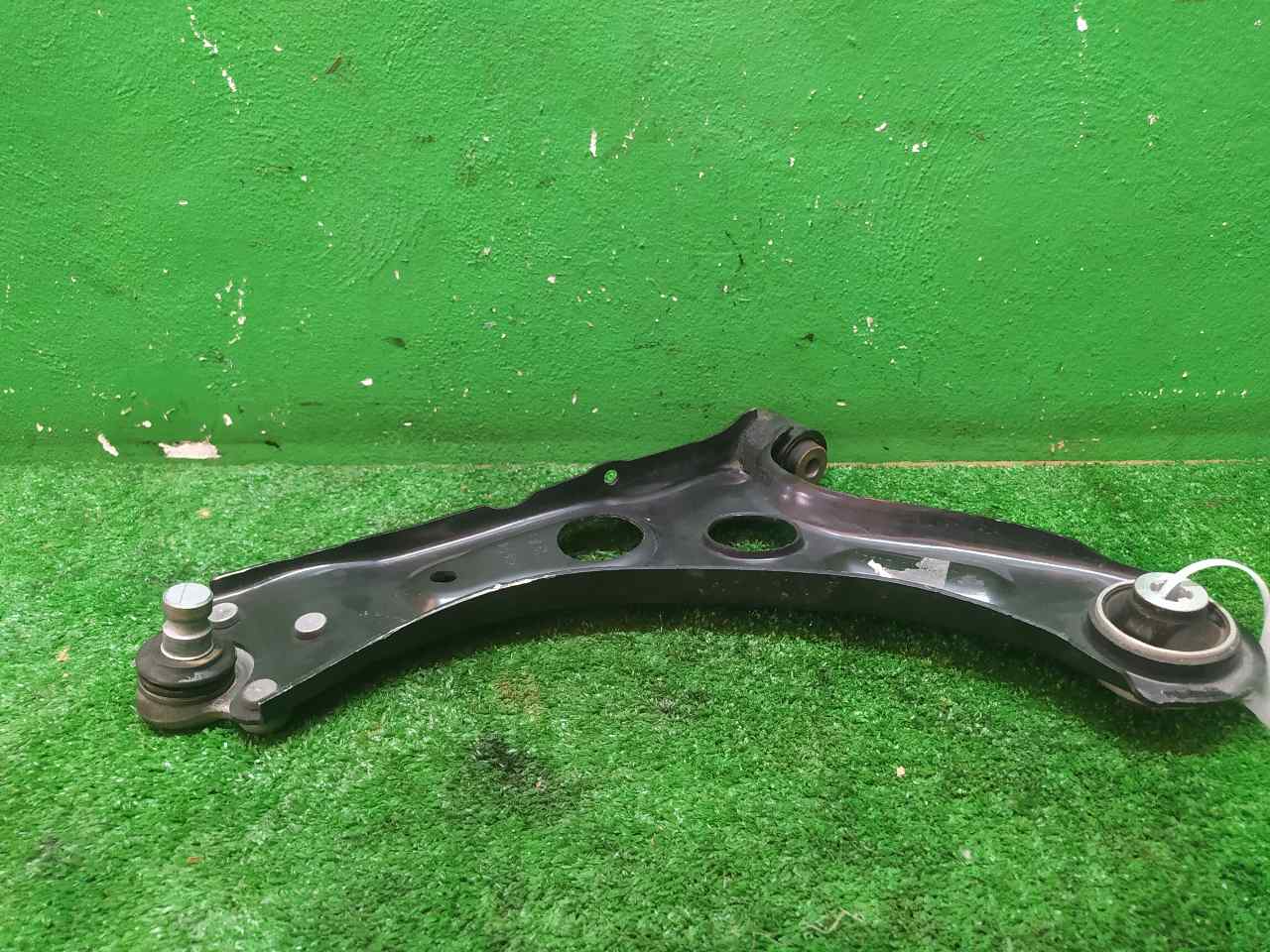 BRAZO SUSPENSION DELANTERO IZQUIERDO