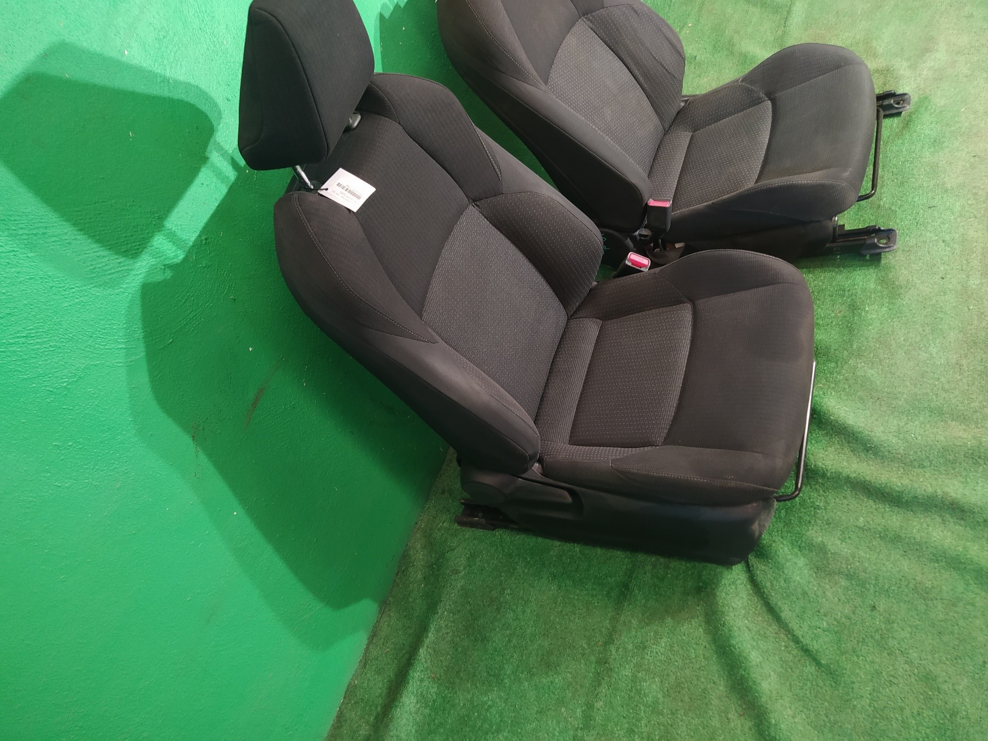 ASIENTO DELANTERO IZQUIERDO
